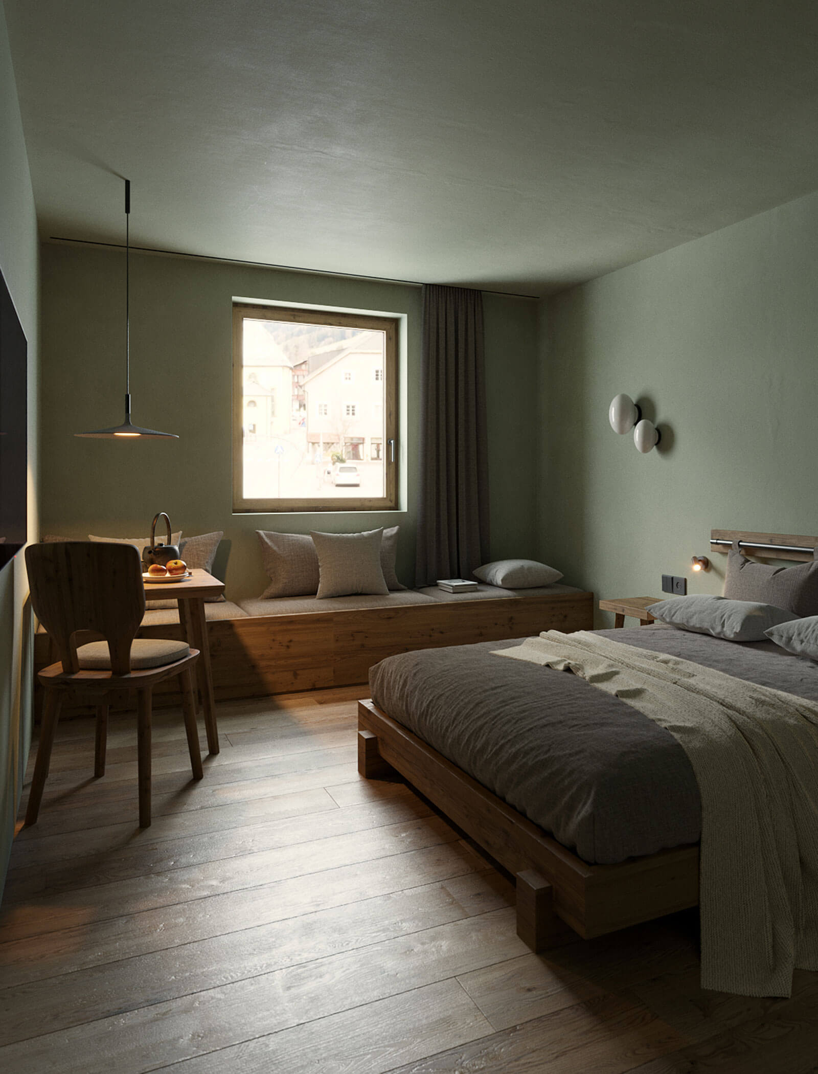 Minimalistisches Schlafzimmer mit Holzmöbeln, einem Bett, einem Tisch, einem Stuhl, einem Fensterplatz und sanftem Tageslicht aus einem Fenster. - Ansitz Toldt Dolomites Village